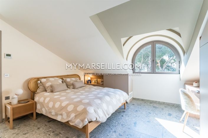 Image No.16-5 Bed Property for sale