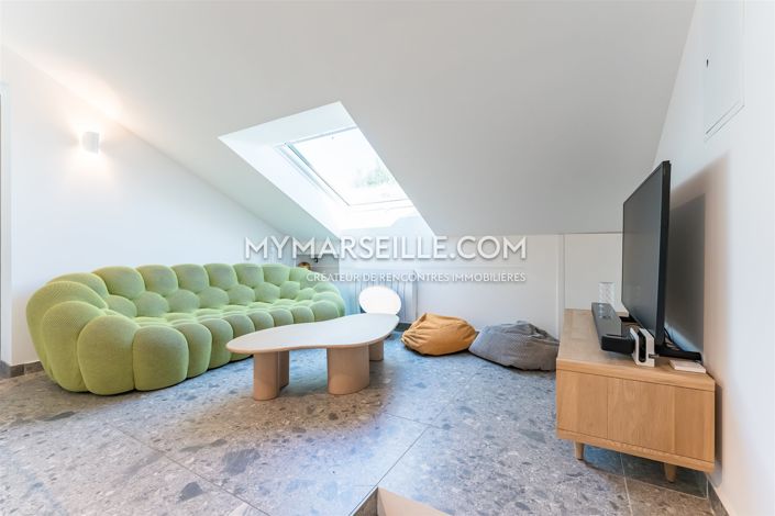Image No.22-5 Bed Property for sale
