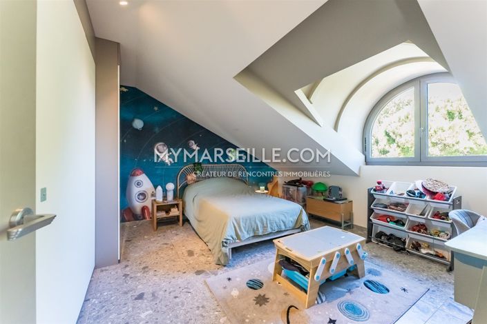 Image No.23-5 Bed Property for sale