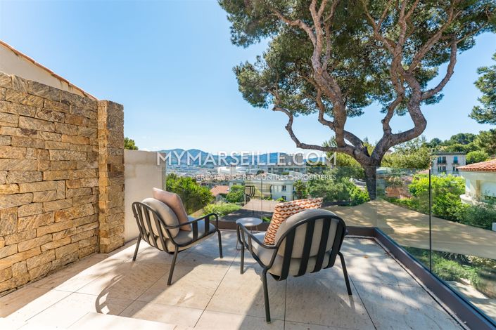 Image No.29-5 Bed Property for sale