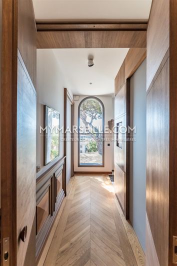 Image No.6-5 Bed Property for sale