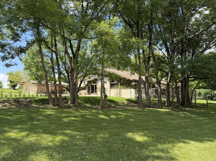 Image No.2-4 Bed House for sale
