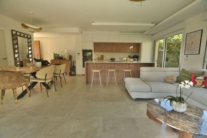 Image No.12-3 Bed House for sale