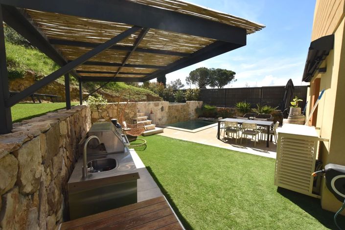 Image No.6-3 Bed House for sale