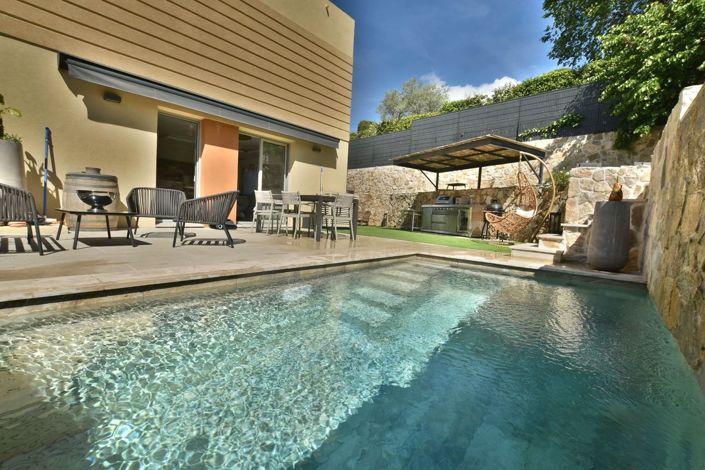 Image No.8-3 Bed House for sale