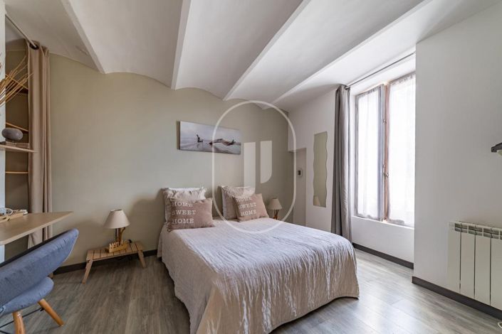 Image No.12-6 Bed House for sale