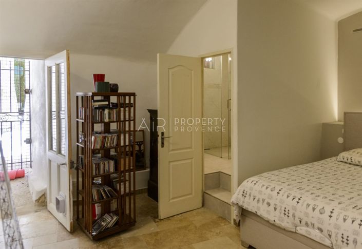 Image No.16-4 Bed House for sale