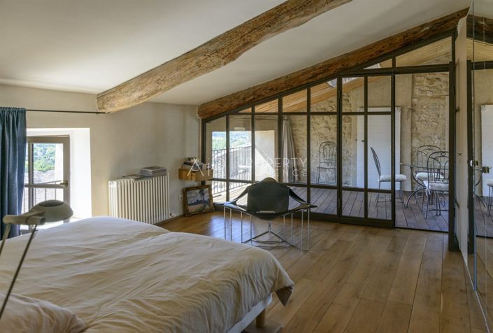 Image No.18-4 Bed House for sale