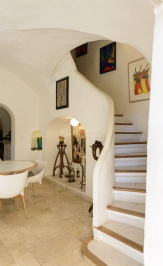 Image No.8-4 Bed House for sale