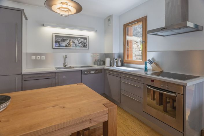 Image No.3-5 Bed Property for sale