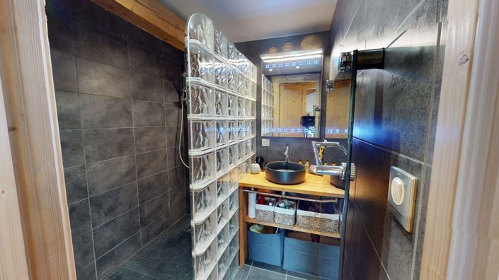 Image No.7-6 Bed House for sale