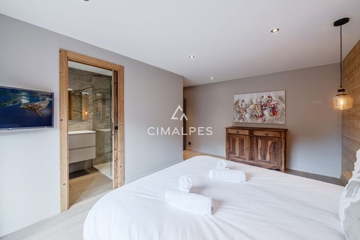 Image No.13-6 Bed House for sale