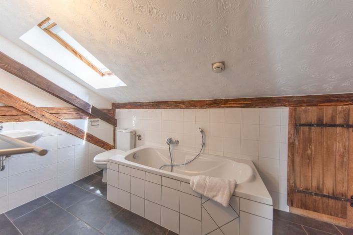 Image No.10-9 Bed House for sale