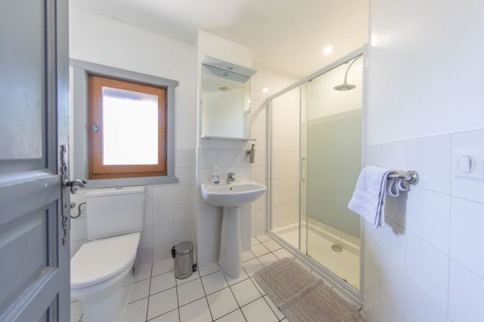 Image No.12-9 Bed House for sale