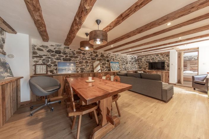 Image No.4-9 Bed House for sale