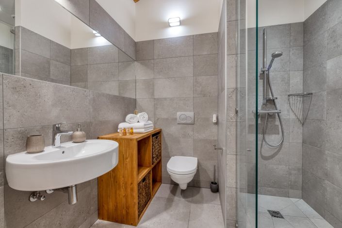Image No.15-7 Bed House for sale