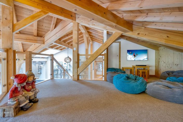 Image No.7-7 Bed House for sale