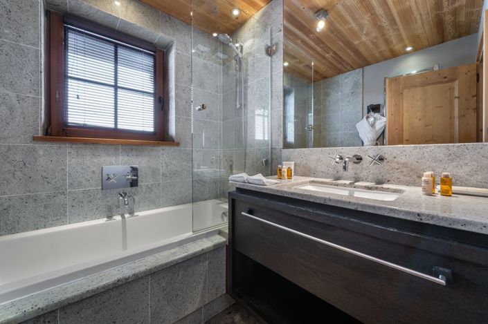 Image No.8-4 Bed House for sale