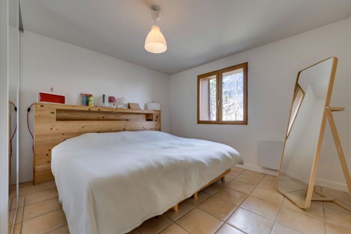 Image No.9-5 Bed House for sale