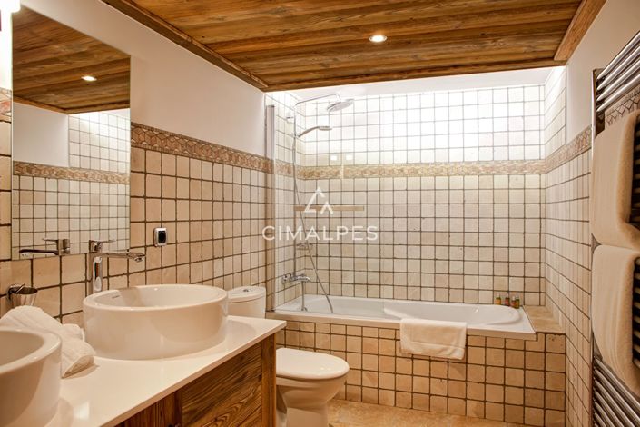 Image No.9-4 Bed House for sale