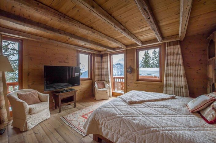 Image No.8-6 Bed House for sale