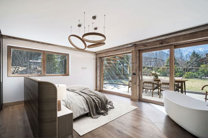 Image No.4-5 Bed Property for sale