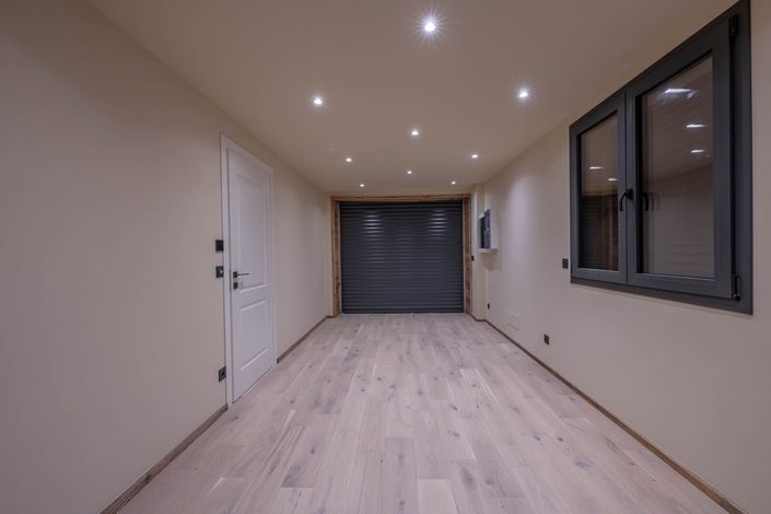 Image No.14-4 Bed House for sale