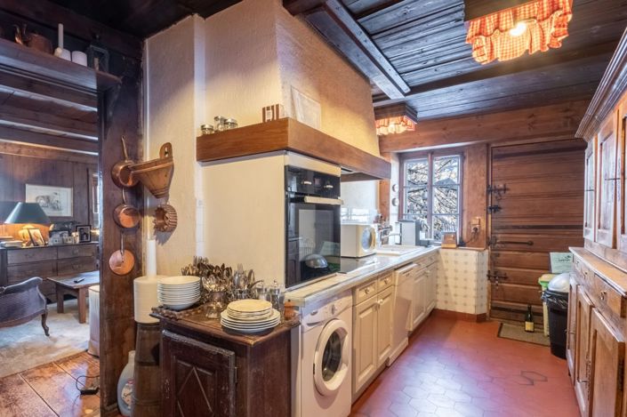 Image No.4-6 Bed Property for sale