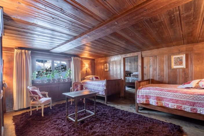 Image No.9-6 Bed Property for sale