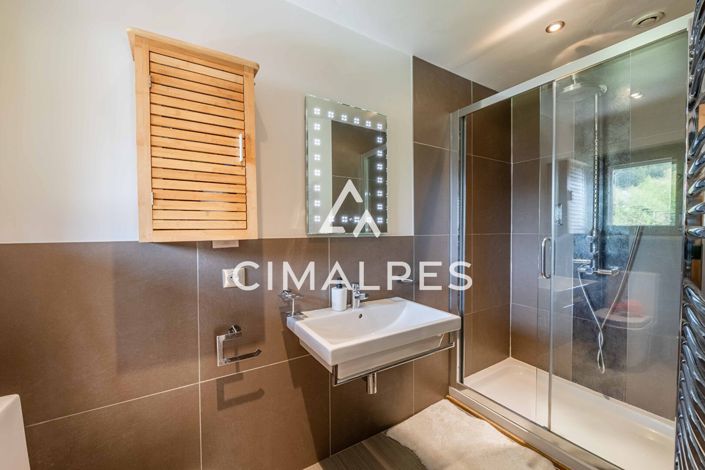 Image No.10-5 Bed House for sale