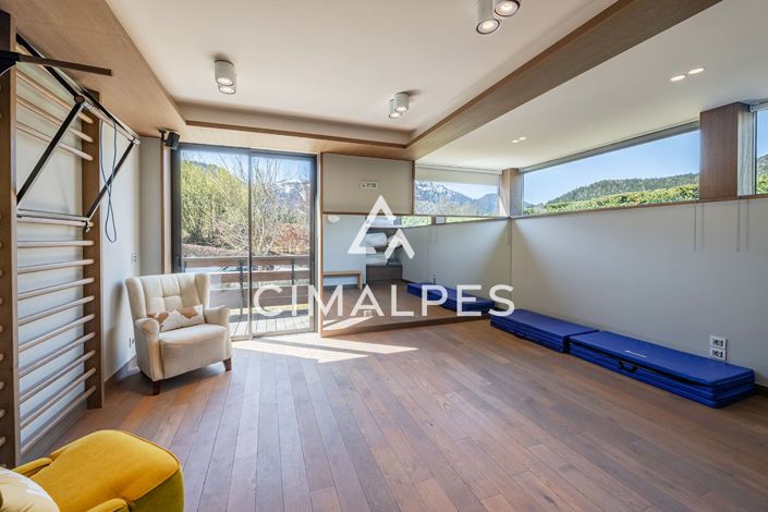 Image No.15-5 Bed House for sale