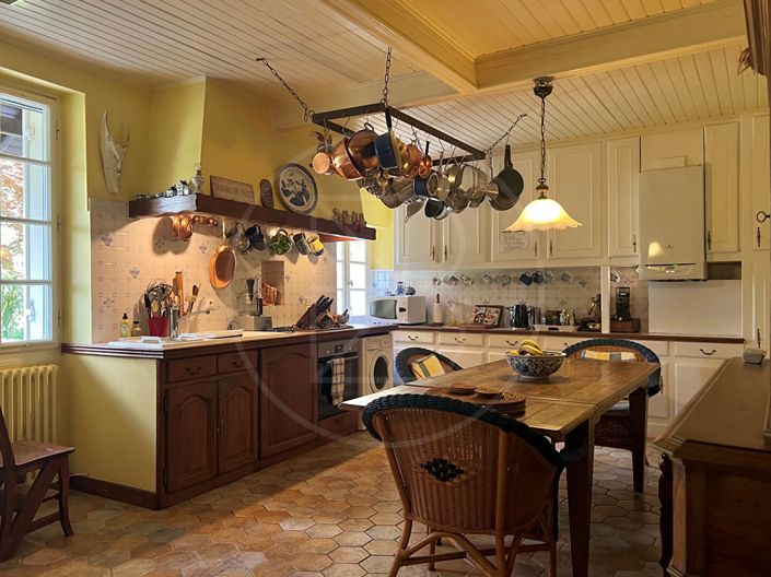 Image No.6-5 Bed House for sale