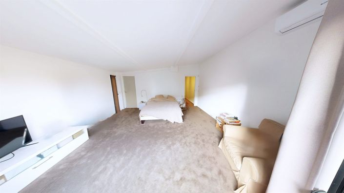 Image No.20-Propriété de 4 chambres à vendre à Saint-Cloud