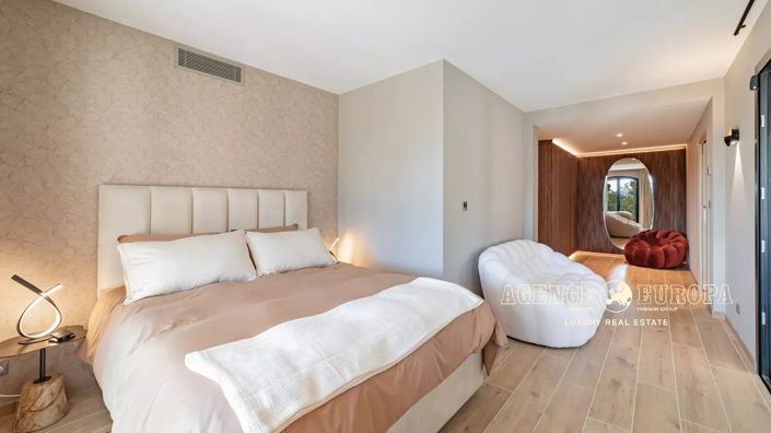 Image No.12-5 Bed House for sale
