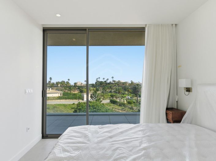 Image No.20-3 Bed Apartment for sale