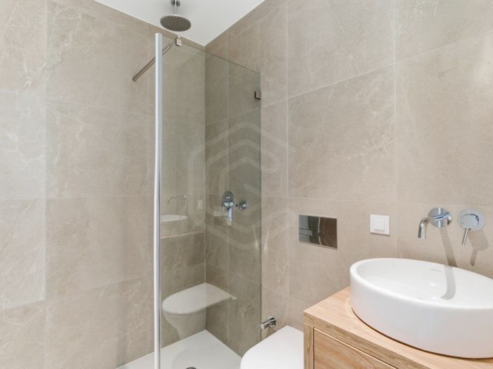 Image No.8-3 Bed Apartment for sale