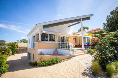1 - Royan, House