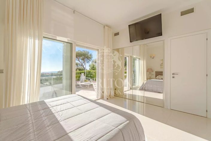 Image No.14-4 Bed House for sale