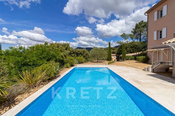 Image No.10-5 Bed House for sale