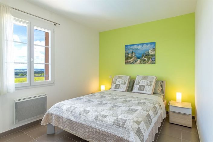 Image No.19-5 Bed House for sale