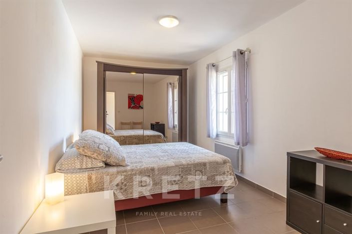 Image No.21-5 Bed House for sale