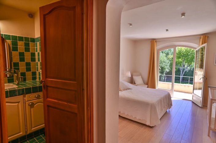Image No.27-4 Bed House for sale
