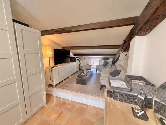 Image No.9-4 Bed House for sale