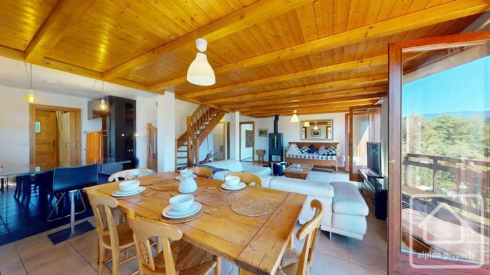 Image No.20-7 Bed Property for sale
