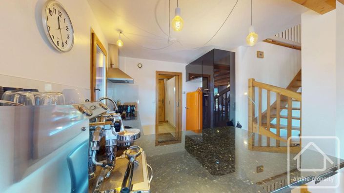 Image No.21-7 Bed Property for sale