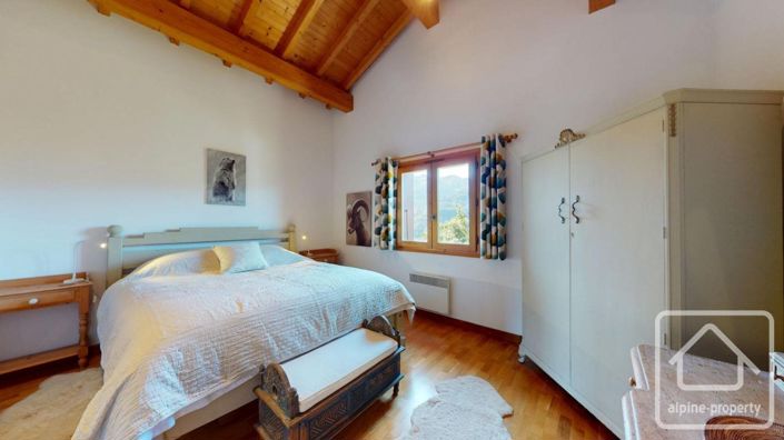 Image No.30-7 Bed Property for sale