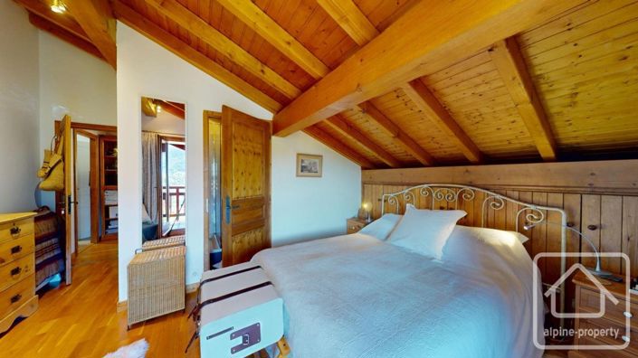 Image No.42-7 Bed Property for sale