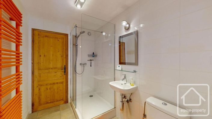 Image No.48-7 Bed Property for sale