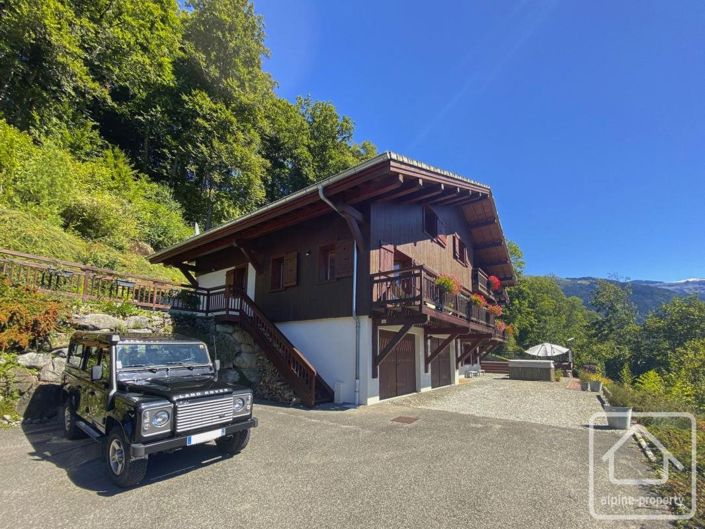 Image No.8-7 Bed Property for sale