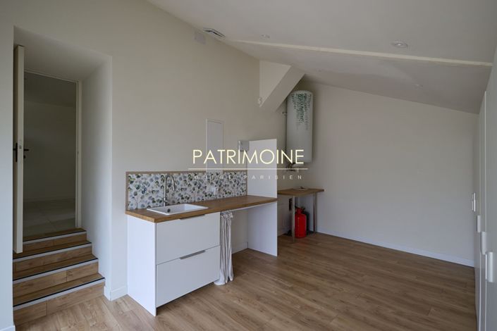 Image No.12-7 Bed House for sale